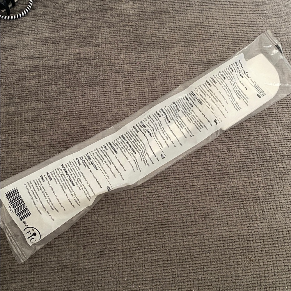 NEW Pampered Chef Classic Scraper Item # 1650 - Picture 3 of 3